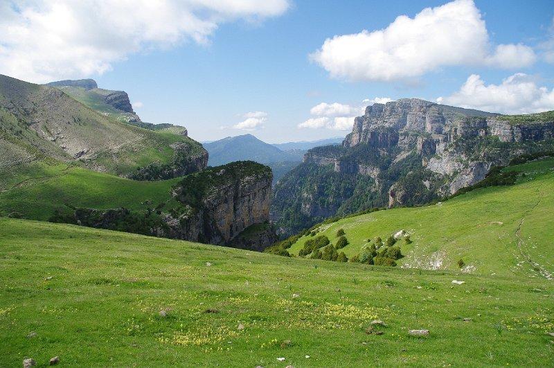 Bungalows Pena Montanesa Aínsa Buitenkant foto